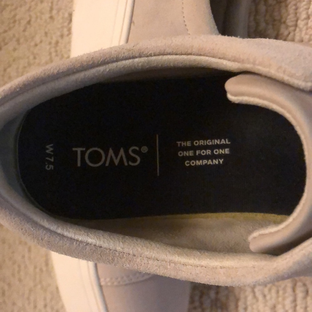 Gorgeous Extremely Comfortable, Neutral Colored P… - image 4